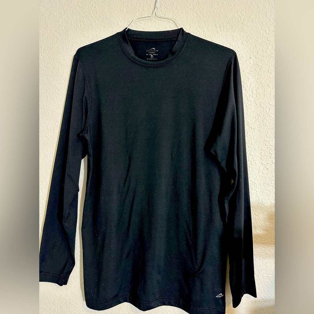 Polar edge Large base layer. Polyester and Spandex.